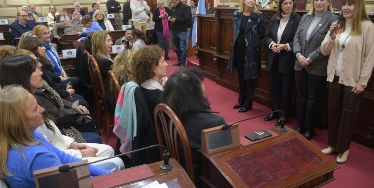 Distinción Alfonsina Storni 2024 para dos integrantes de la redacción de El Litoral