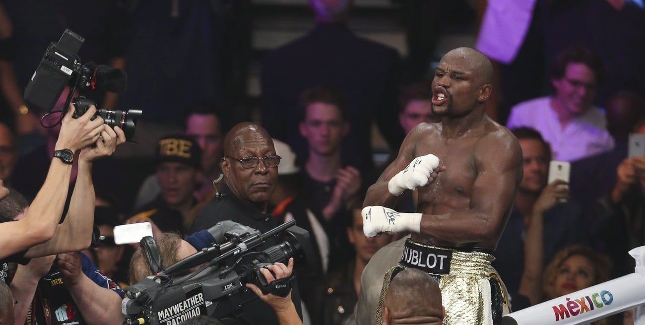 Mayweather, picante: "A los dos Chávez les gano con una mano y en la misma noche"