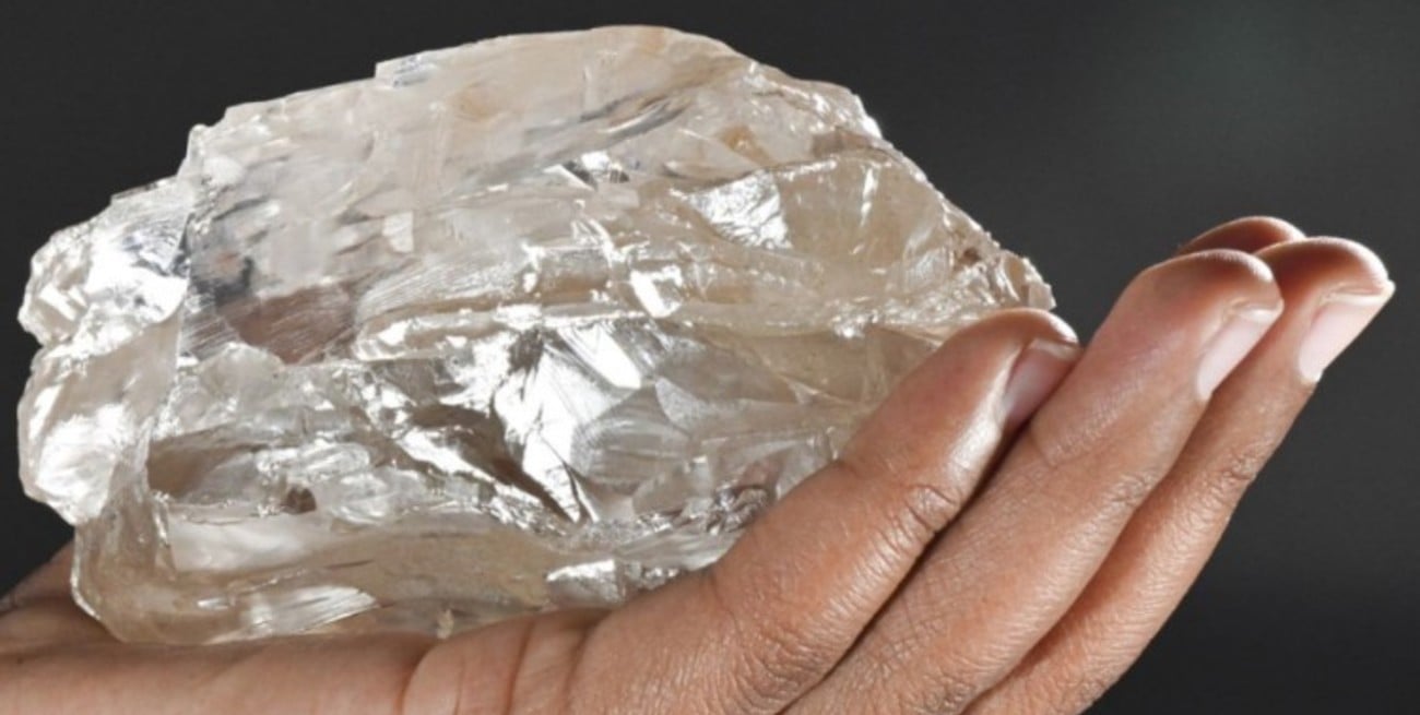 Hallaron en Botswana un enorme diamante y podría ser el segundo más grande del mundo