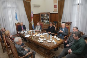 Cococcioni y Mascheroni fueron recibidos por la Corte en pleno: Gutiérrez, Spuler, Falistocco, Erbetta, Netri y el procurador Barraguirre. Foto: Flavio Raina