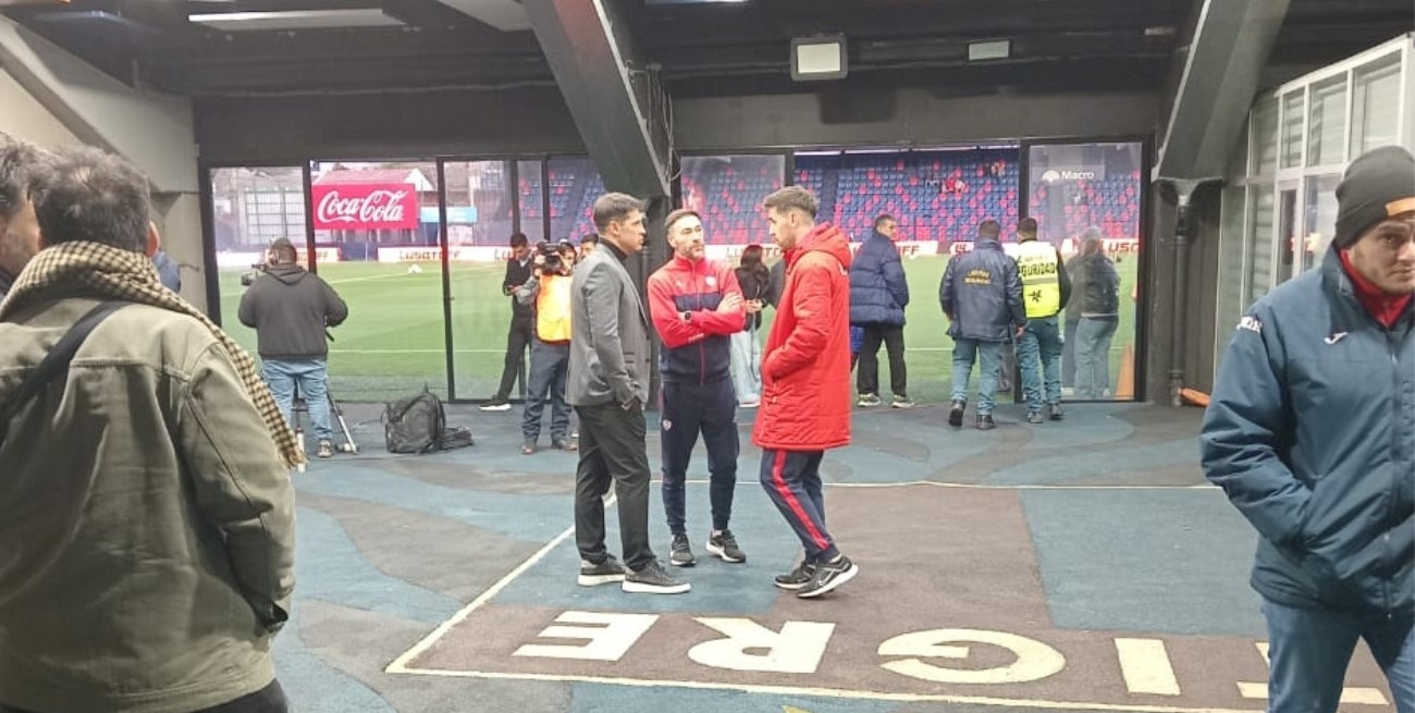 Animada charla de los dos DT de Unión y Tigre