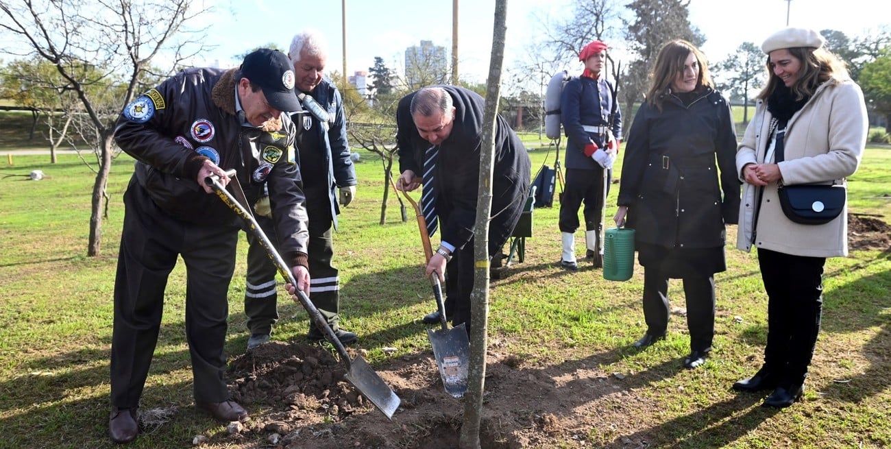Semana de la Forestación: plantan 510 árboles en la ciudad de Santa Fe