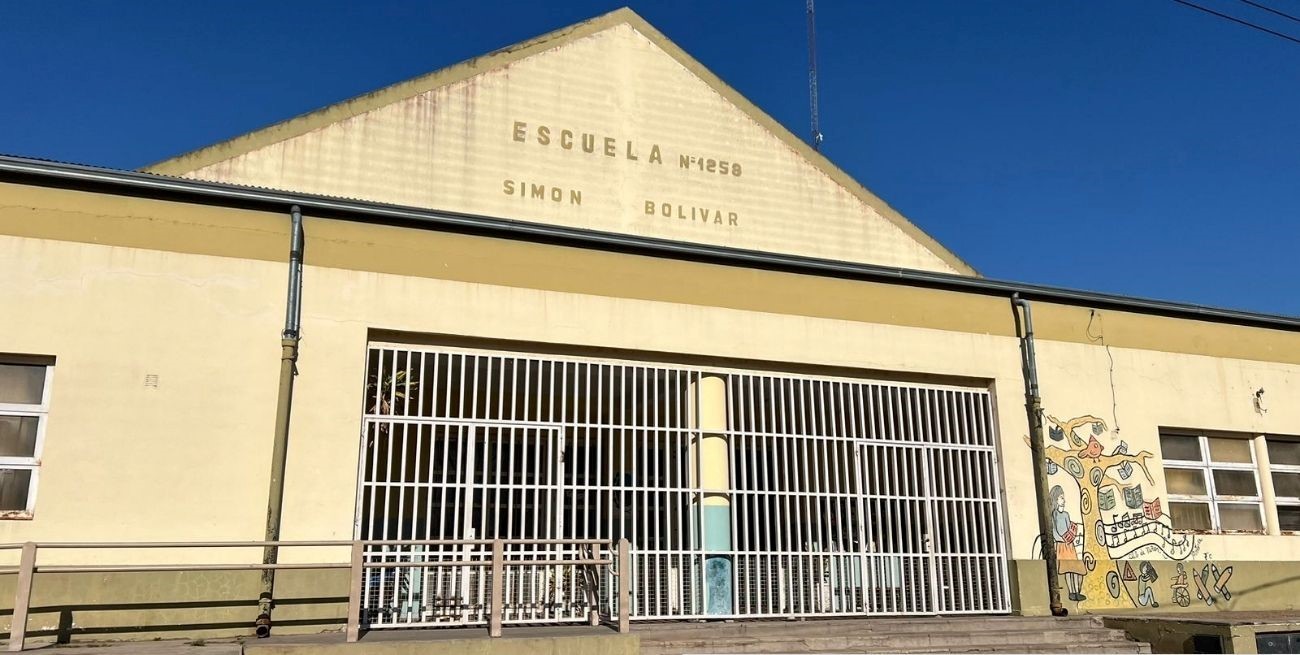 En la escuela Simón Bolívar: una niña halló marihuana en su mochila