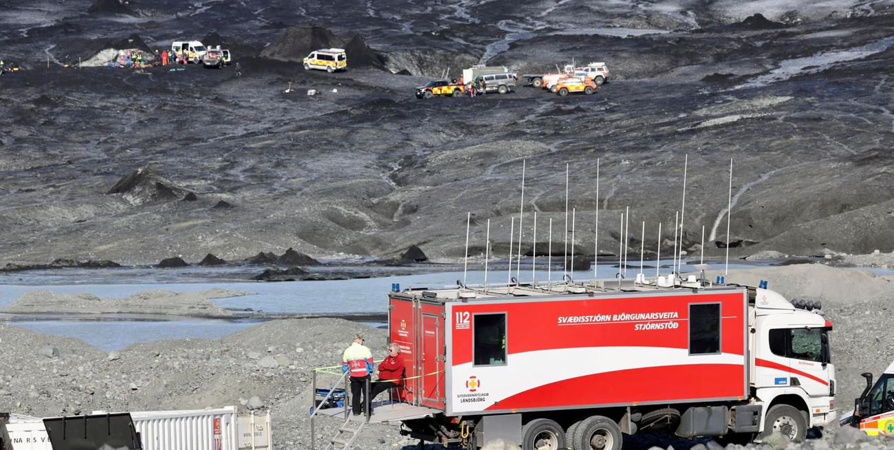 Una persona muerta y dos desaparecidas tras colapsar una cueva de hielo en Islandia