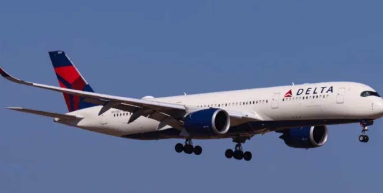 Estados Unidos: murieron dos trabajadores mientras reparaban un avión