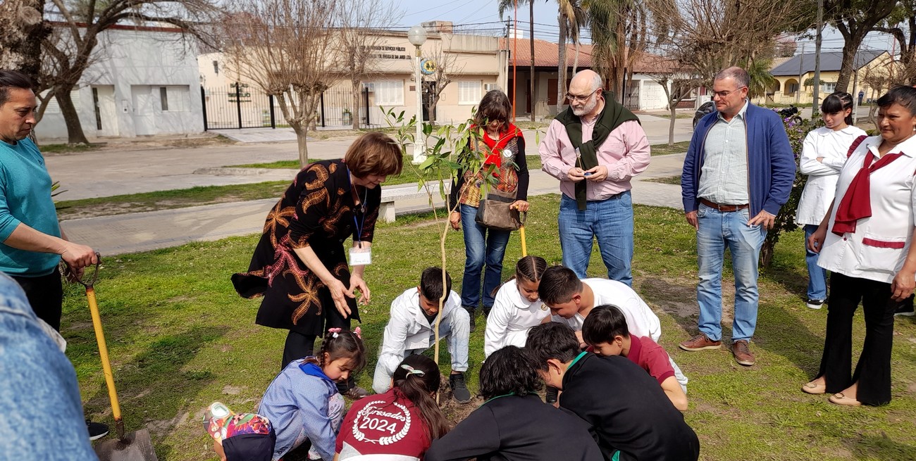 San Javier conmemoró el día nacional del árbol con una exitosa kermés ecológica