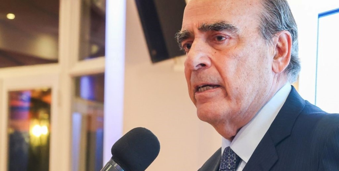 Francos volvió a defender el veto: "El riesgo para la economía era muy superior que el beneficio"