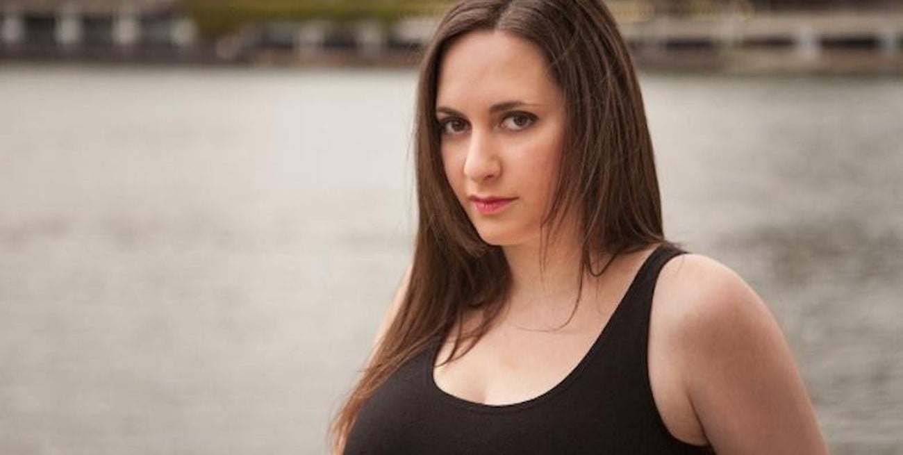 "Cuando el amor duele": la historia detrás de la primera novela de Julieta Sverdlick
