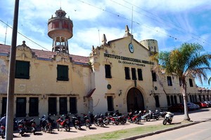 Como parte de las medidas preventivas removerán otro de los tanques de la cárcel. 