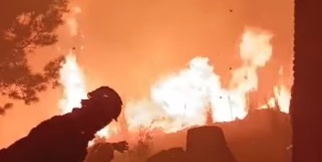 Incendio en El Durazno: bomberos enfrentan llamas en Calamuchita, Córdoba