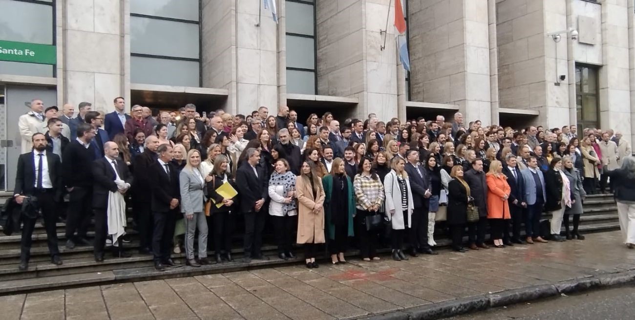 Tras la protesta de jueces y una reunión fallida, la Corte intentará hablar con el gobernador