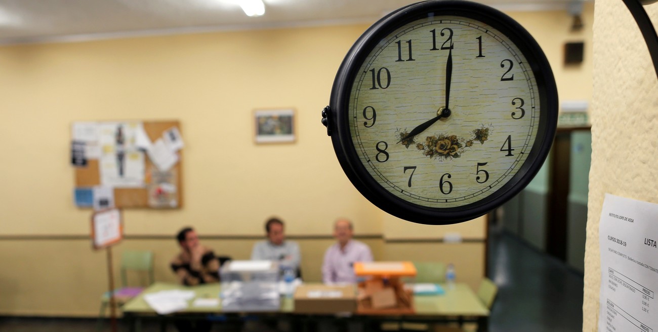 Una investigación alemana revela que el tiempo sería reversible en el vidrio
