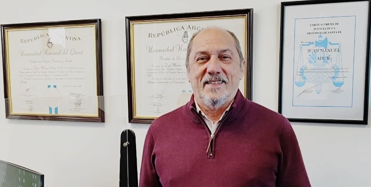 Entrevista con Juan Manuel Adur: "Los textos nacen de las entrañas"