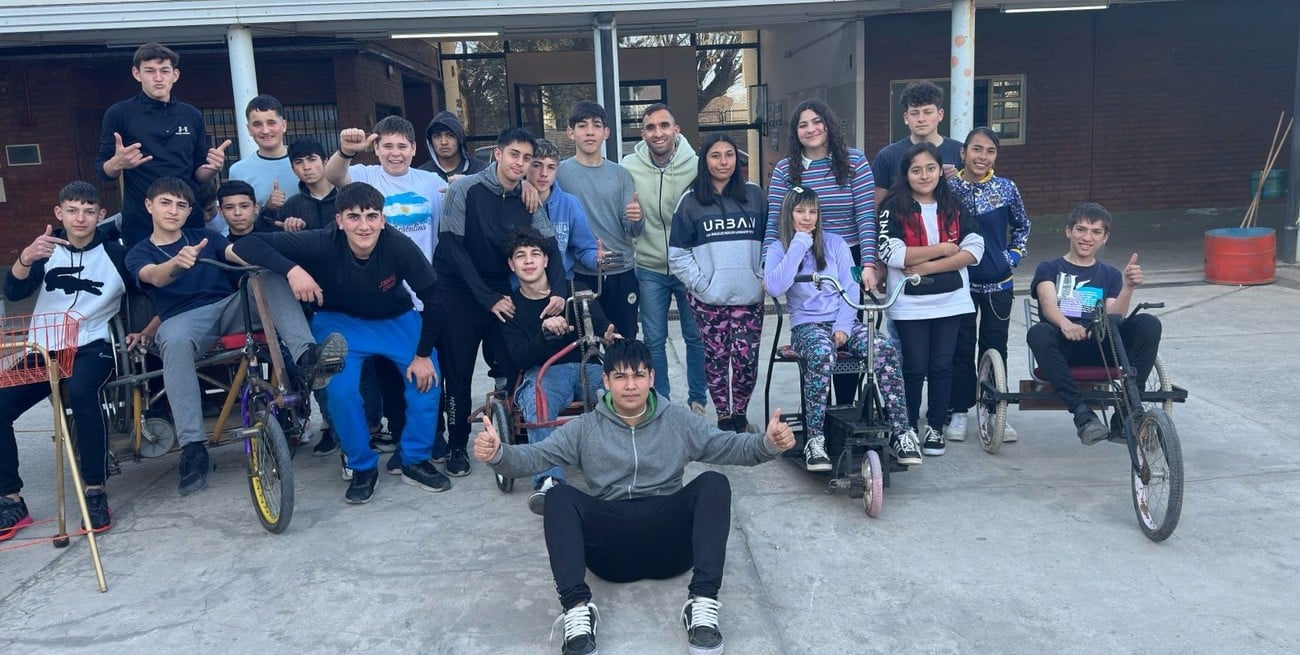 Alumnos de Recreo armaron vehículos para personas y animales con problemas motrices