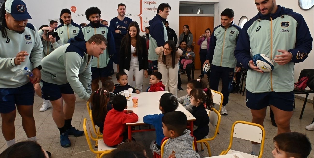 Legado Australia: los Wallabies compartieron un momento de recreación con niños santafesinos