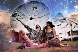 El videoclip de Orión guía en el viaje por el cielo, entre sus personajes en forma de caricaturas animadas: las Tres Marías, Orión, el Perro, las Pléyades, las tres viejas (qom), la cinchada espacial (mapuche) o el dios egipcio Osiris. Foto: Gentileza