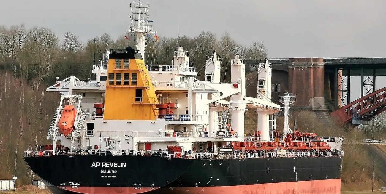 Nuevo incidente en la Hidrovía: un buque quedó varado durante 12 horas y bloqueó la navegación