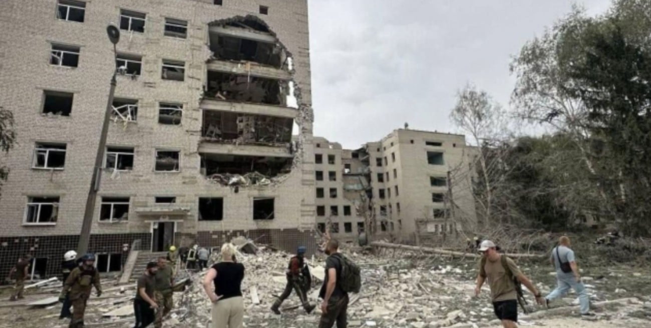 Bombardeo ruso en Poltava: ¿punto de quiebre para el conflicto en Ucrania?