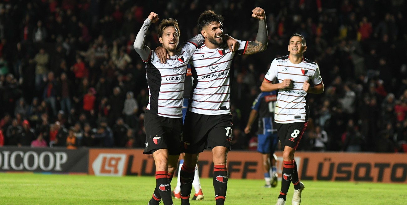 Toledo, delantero de Colón: "Hay que preocuparse por el juego más que por el error del árbitro"