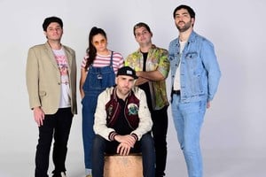 "Los Espejos" es un álbum introspectivo que aborda situaciones universales y cotidianas, resonando con la experiencia de cualquier persona.  Foto: Gentileza