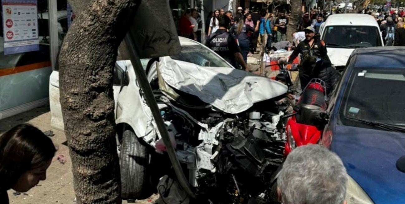 Córdoba: un conductor perdió el control y atropelló a más de 10 personas en pleno centro