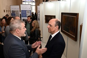 La exposición combina arte, historia y periodismo para explorar el impacto de la reforma de 1994 en la democracia del país.
Crédito: Flavio Raina.