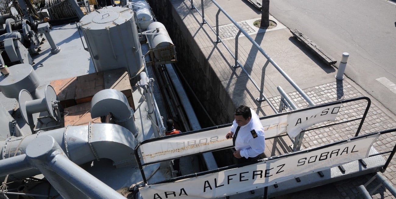 El ARA Alférez Sobral no será subastado y crecen las chances de que sea traído a Santa Fe