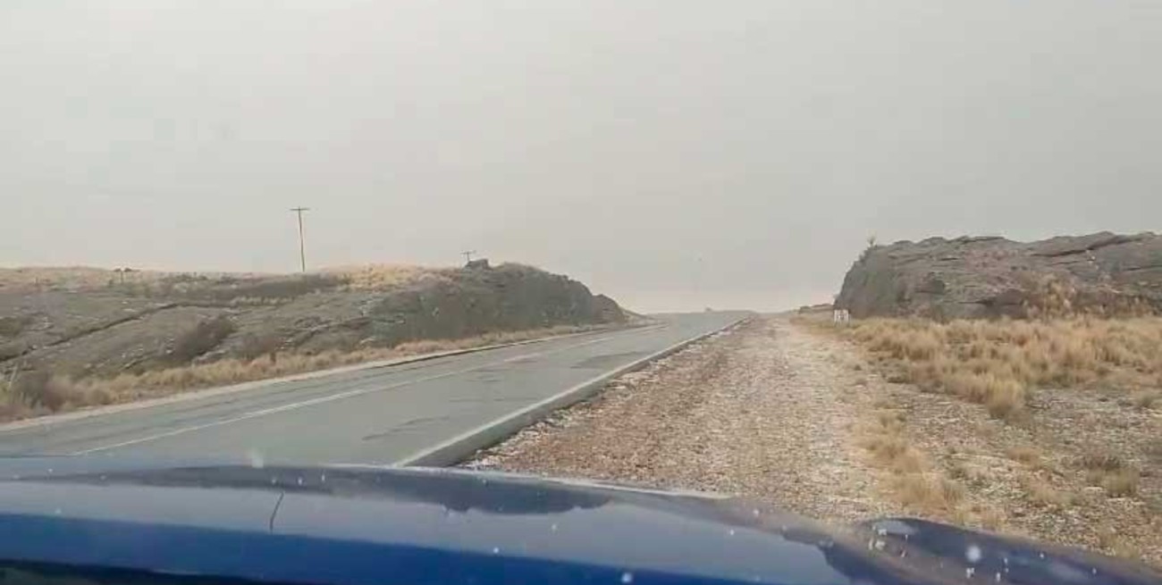 Video: sorpresiva caída de agua nieve en las Altas Cumbres de Córdoba