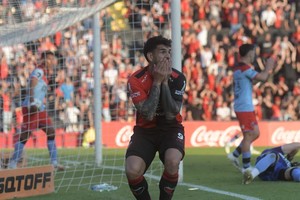 Colón cayó de local por 2 a 0 contra el penúltimo de la tabla, Brown de Adrogué. Foto: Manuel Fabatía.