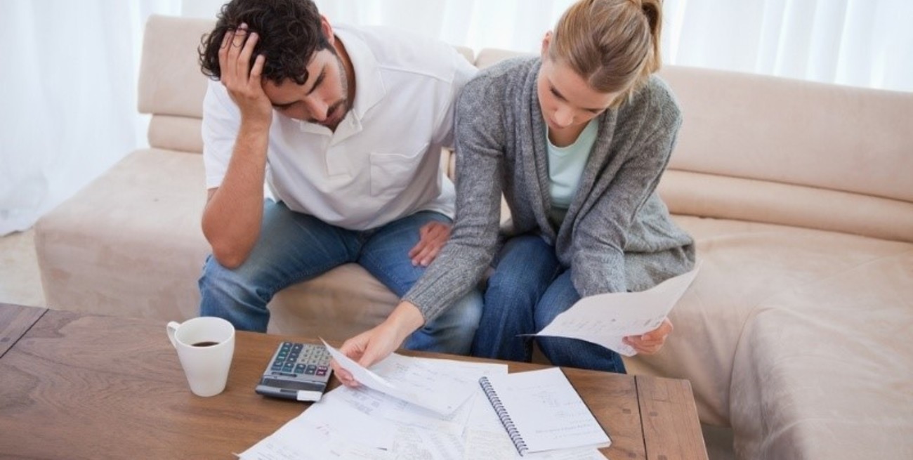 Casi uno de cada seis trabajadores santafesinos está sobre endeudado