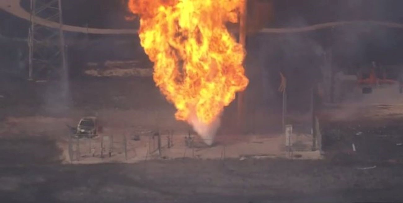 Video: estalló un oleoducto en Houston y debieron evacuar la zona