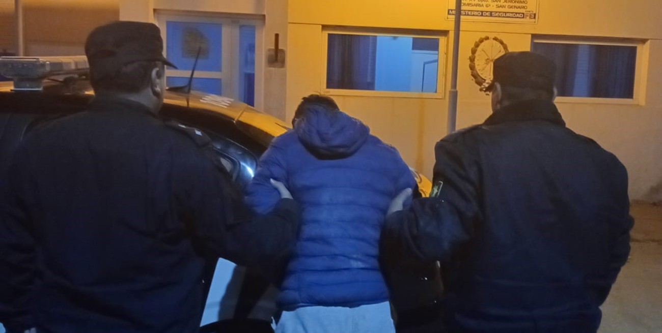 Ladrones con fe: se llevaban hasta una imagen de la Virgen pero el dueño de casa los espantó