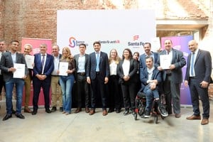 Autoridades provinciales y municipales durante la presentación de "Activa Emprendedor". Gentileza
