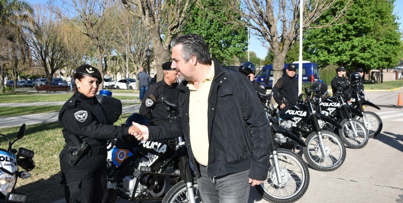 El departamento San Lorenzo cuenta con nuevos móviles para patrullaje policial
