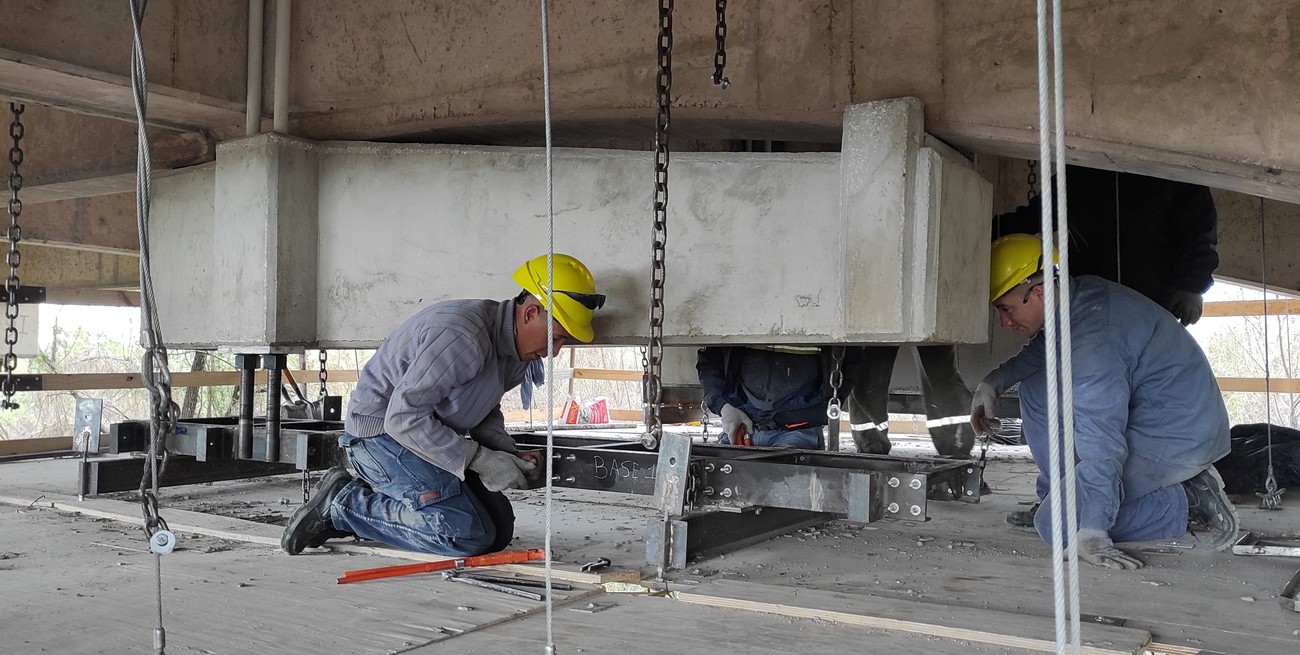 Avanza el arreglo del Puente Carretero tras la instalación de ménsulas