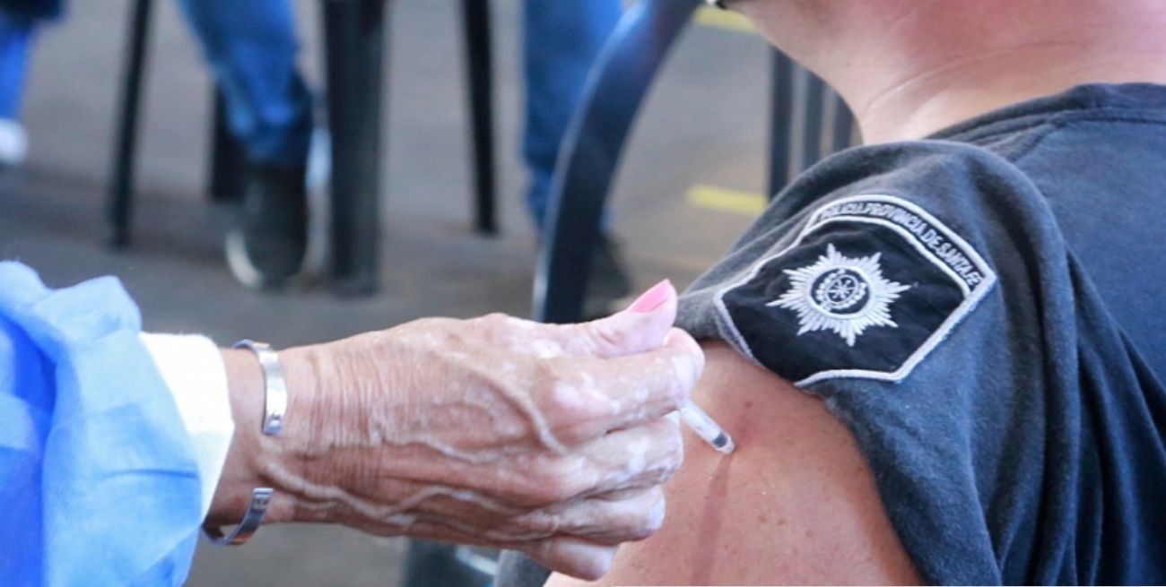 Comienza la vacunación contra el dengue para el personal policial en Santa Fe