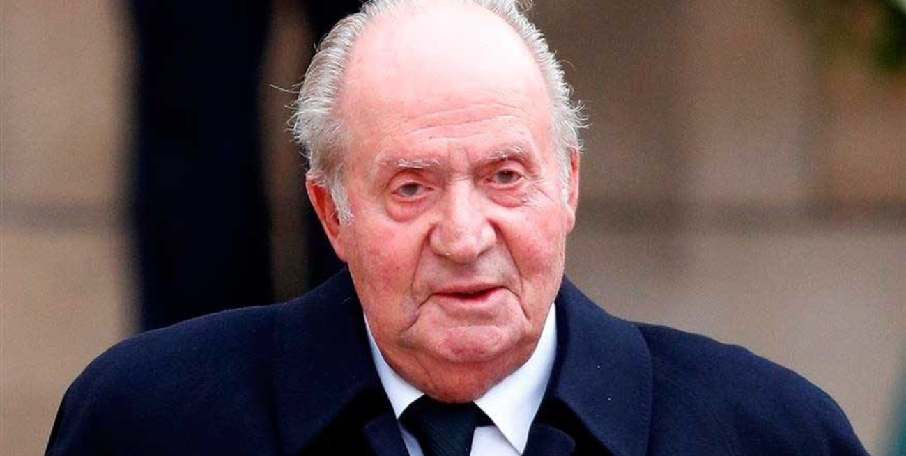 Polémica en España: filtraron fotos del Rey Juan Carlos a los besos con Bárbara Rey