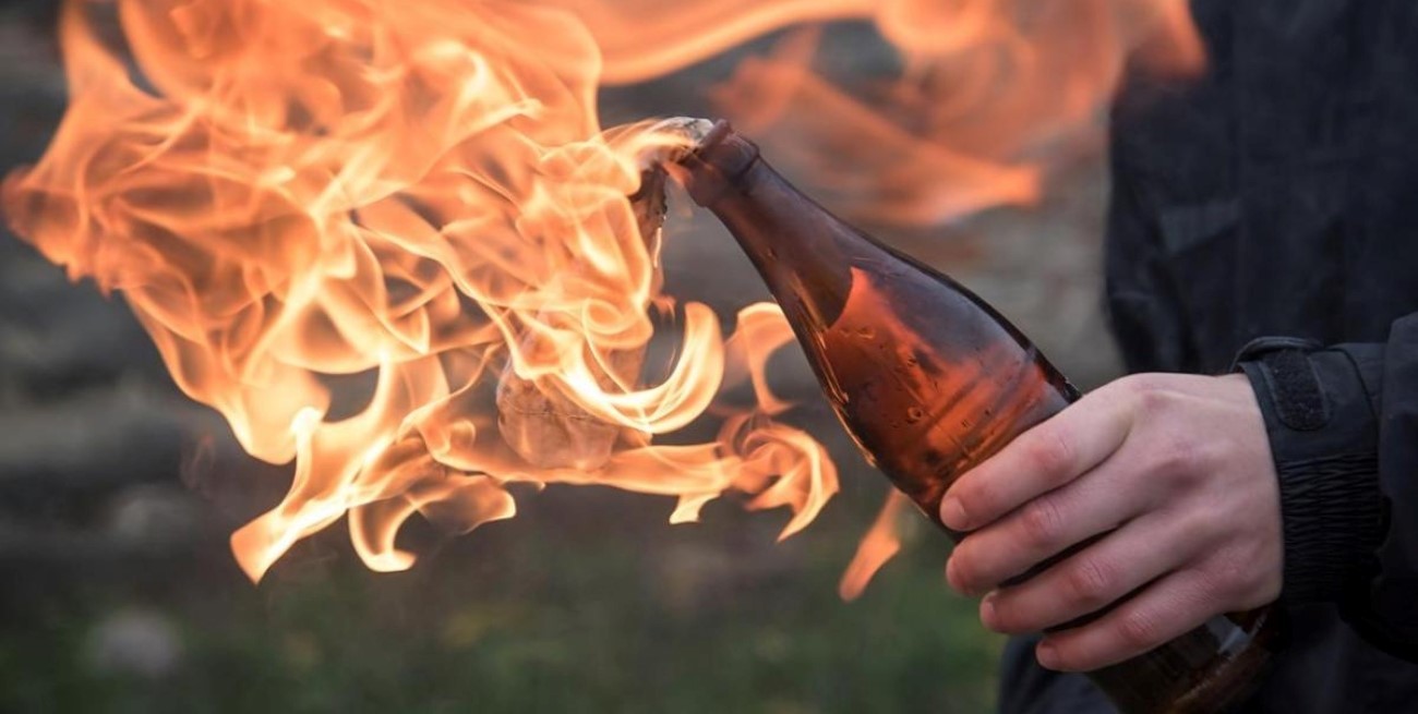 En Recreo: atentado fallido con bomba molotov arrojada contra una vivienda