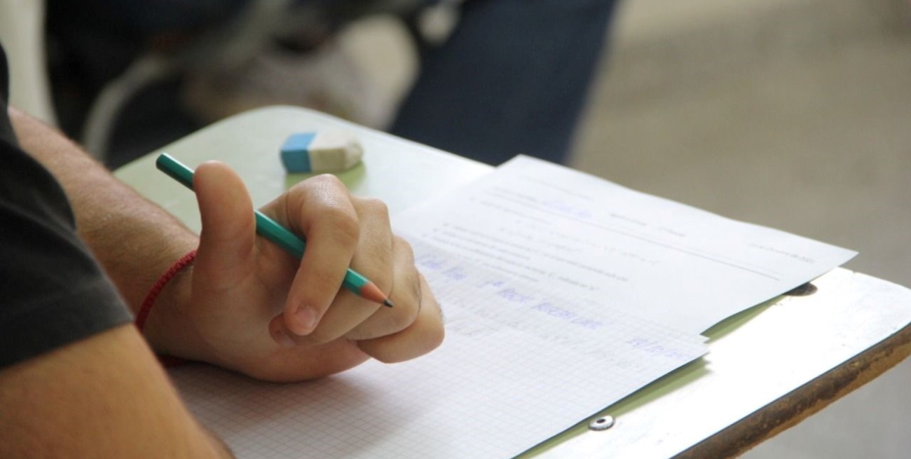 Educación puso en marcha el plan Fines de Santa Fe para terminar la secundaria