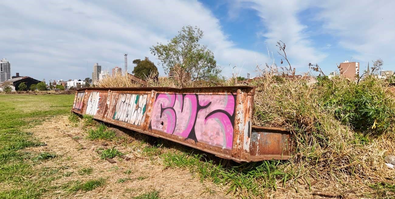 Impulsan la recuperación de las piezas originales del viejo Puente Colgante