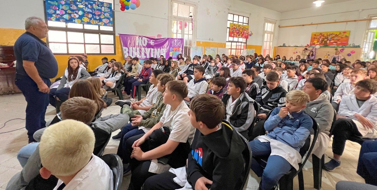 Di Stefano promueve rondas de encuentros sobre bullying, consumos problemáticos, estafas telefónicas y ciberdelito