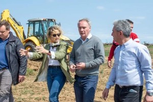 Los funcionarios recorrieron la zona.