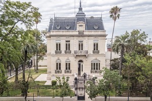 Casa de la Cultura. Durante tres jornadas, los días viernes 4, sábado 5 y domingo 6 de octubre, a partir de las 17 y hasta las 21, se sucederán las mesas de lecturas, con la participación de escritores de la ciudad y de toda la provincia -alrededor de 80 participantes-; así como de otros puntos del país y del extranjero. La entrada es libre y gratuita.