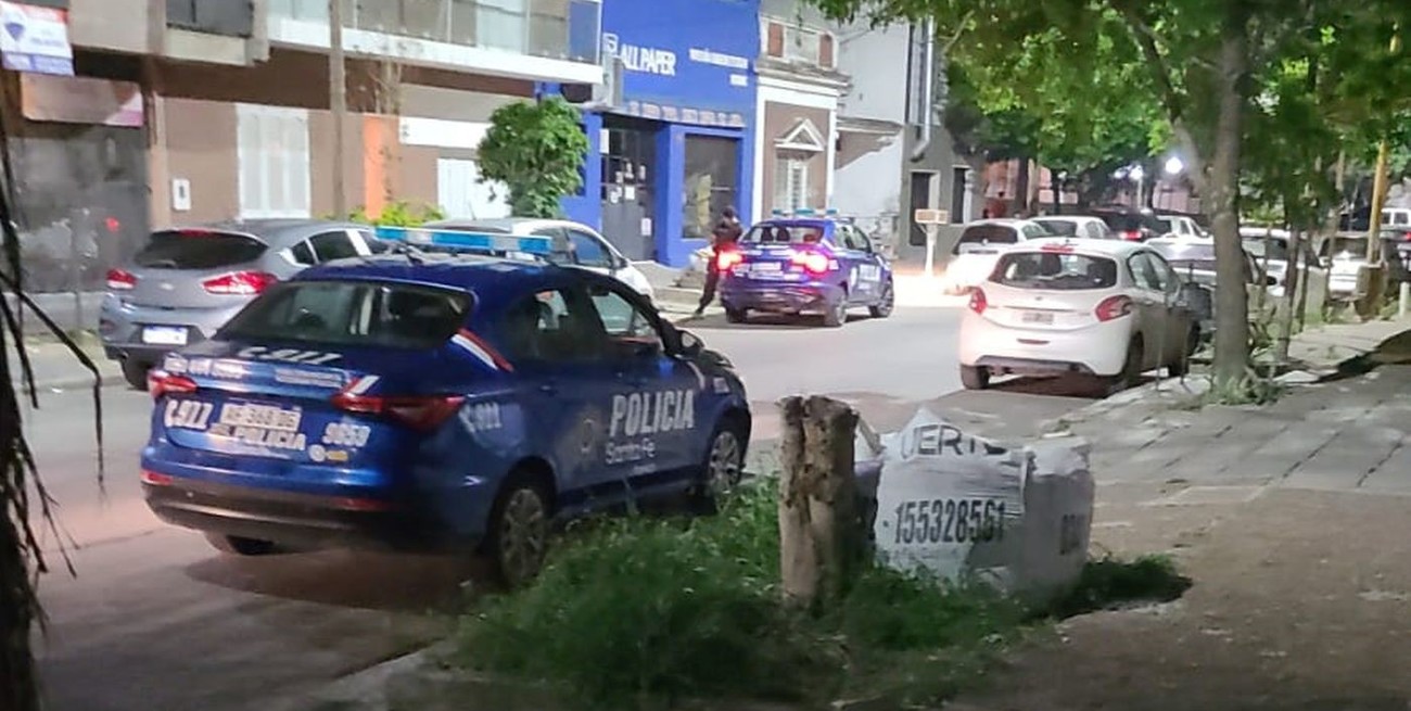 Violento robo en barrio Candioti: reducen a una mujer de 70 años y le roban miles de dólares