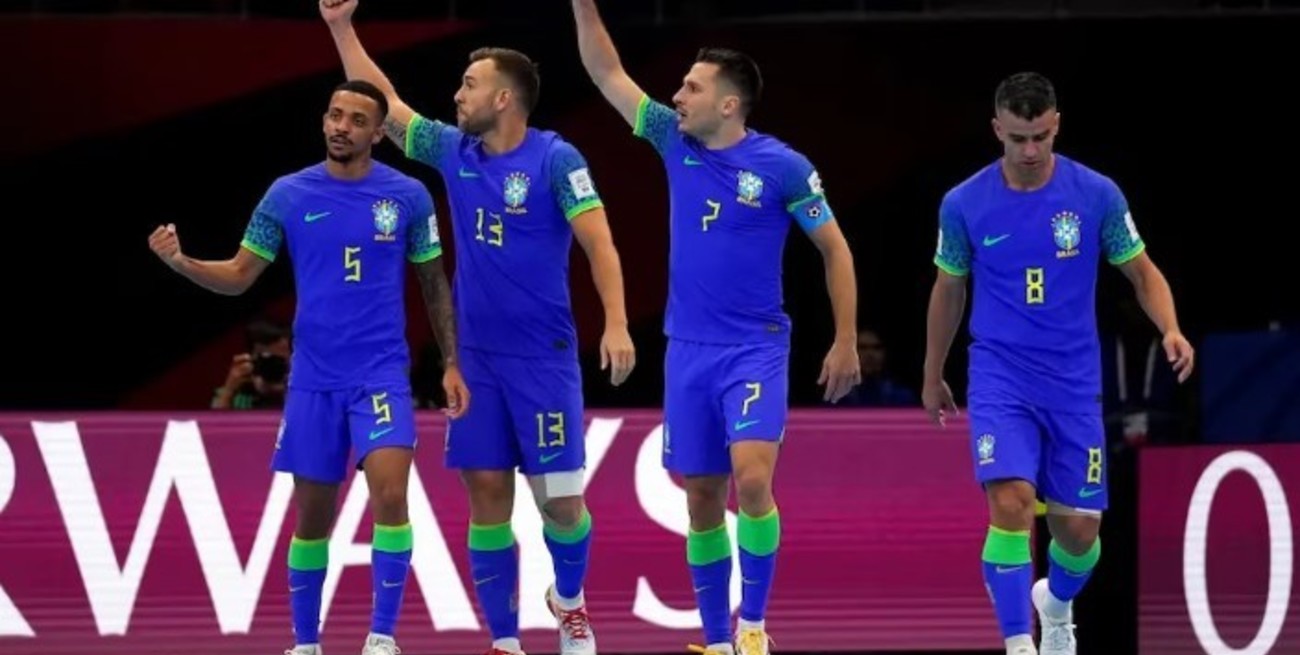 Futsal: Brasil venció a Ucrania y espera por Argentina o Francia en la final