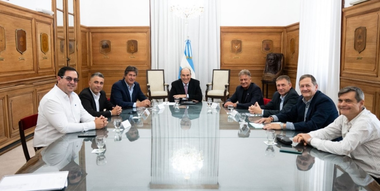 Reunión clave del Jefe de Gabinete de la Nación con intendentes santafesinos