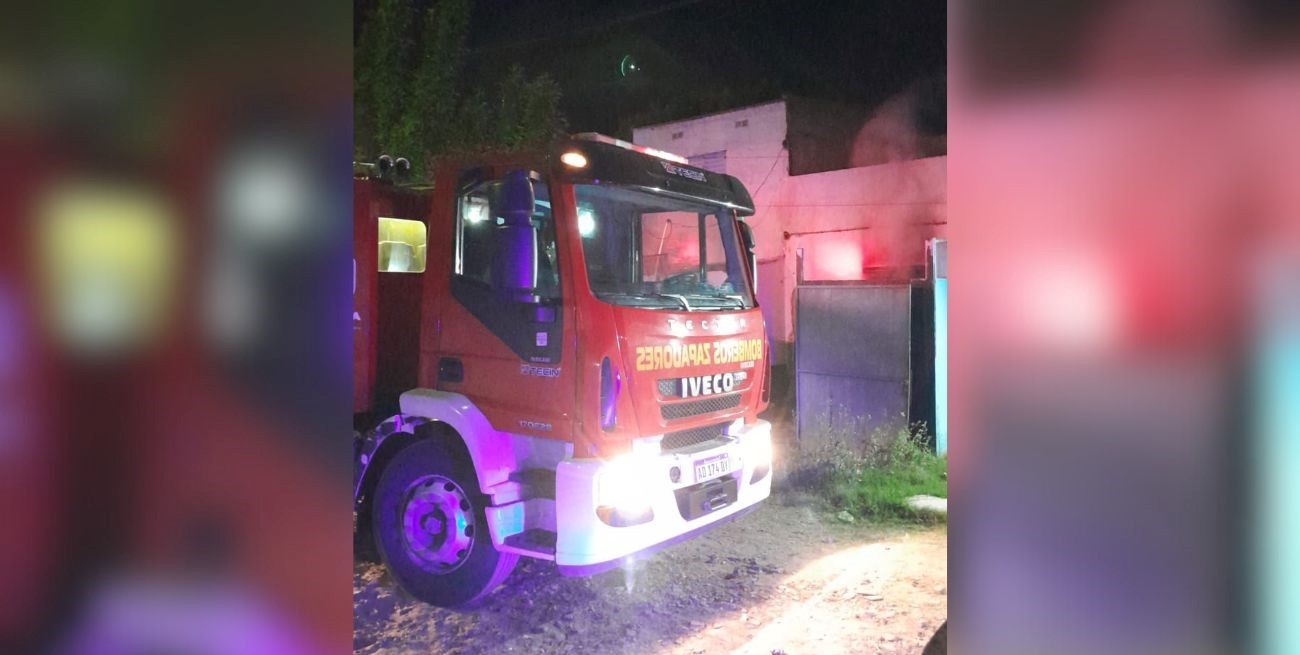 Incendio en una vivienda deshabitada de dos plantas en barrio San Lorenzo