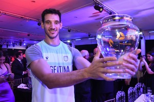 El ganador del 2023. Con más de dos metros (2.05) el santafesino "Taya" Gallizzi se quedó con el premio principal en la edición 31 de la Fiesta Provincial del Deporte que auspicia el Diario El Litoral. "Ganar algo en mi tierra es único, emotivo, especial", dijo el oro panamericano. Foto: Mauricio Garín