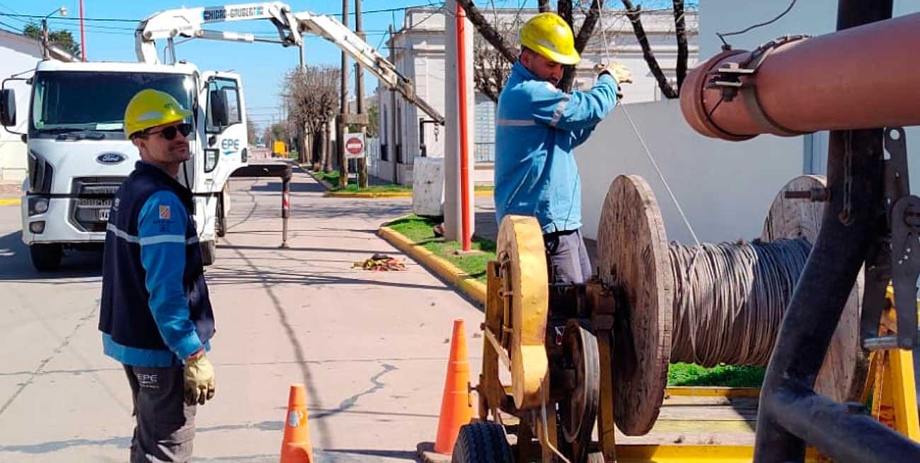 Reemplazarán el cableado de la red de baja tensión de energía del Este de la ciudad de Santa Fe