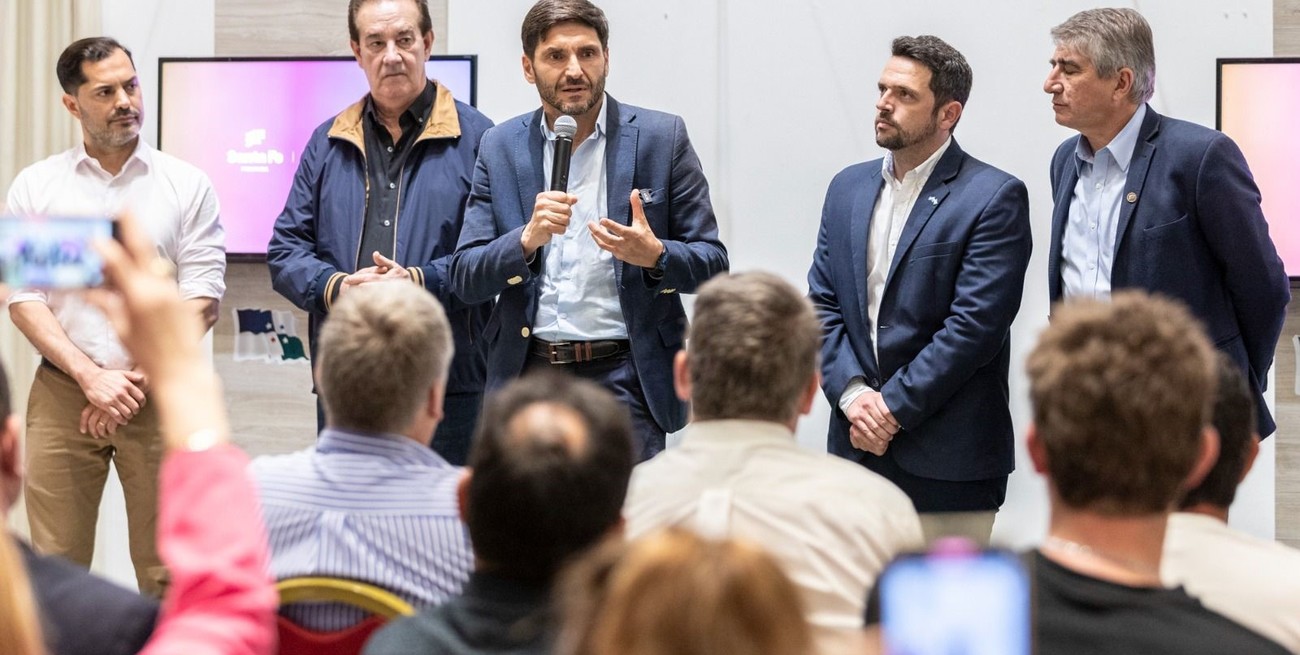 Pullaro entregó aportes por 540 millones de pesos en Reconquista y Avellaneda
